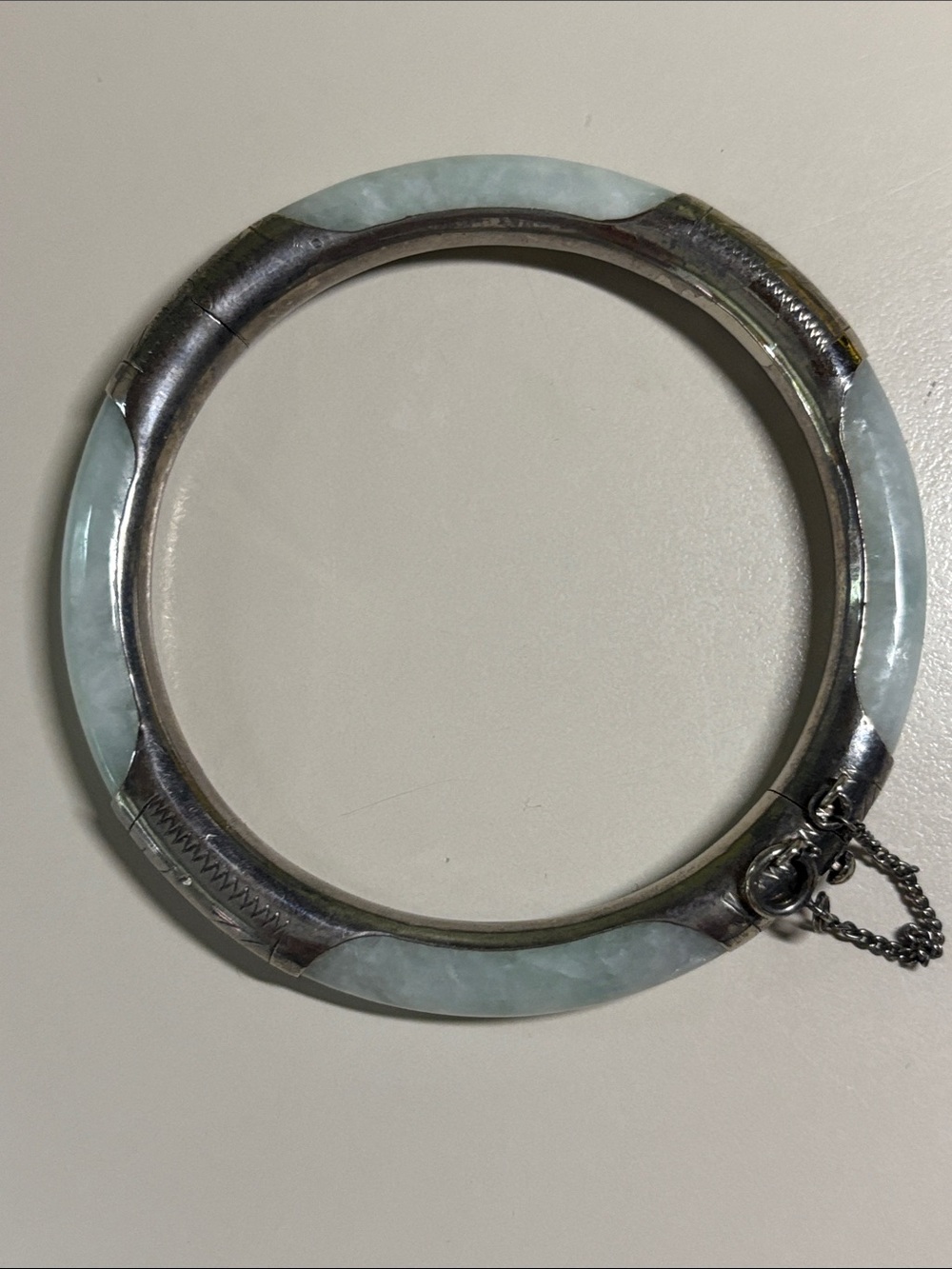 Vtg 925 Sterling Silver Mottled Celadon Green Icy Jade Hinged Bangle Bracelet